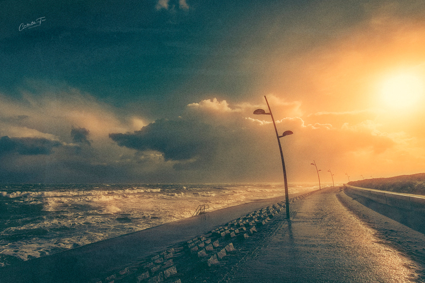 Wo Licht und Sturm sich begegnen – Fine Art Fotografie von Borkum