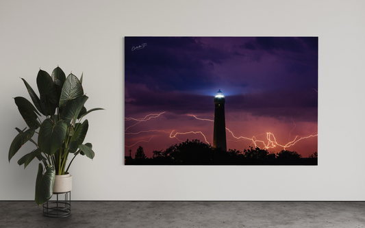 Der neue Leuchtturm mit Blitzen im Hintergrund - Insel Borkum ( 2019 )