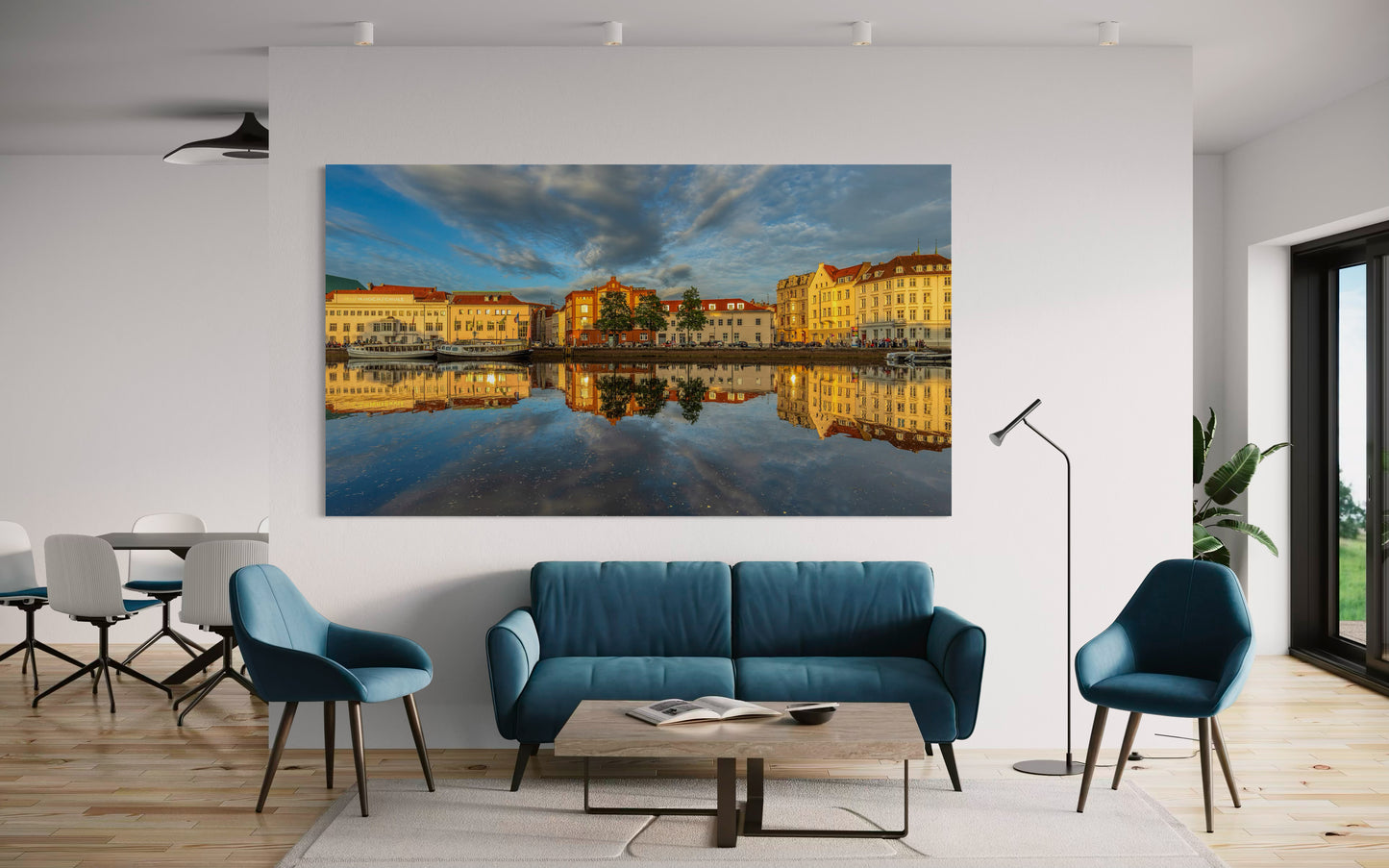 Lübeck, Trave, Spiegelung, Hansestadt Lübeck, Altstadt Lübeck, Architekturfotografie, Stadtfotografie, Abendlicht, Fine Art Fotografie, Wandbild Lübeck, Schleswig-Holstein, Stadtlandschaft, Constantin Ticu Fotografie.