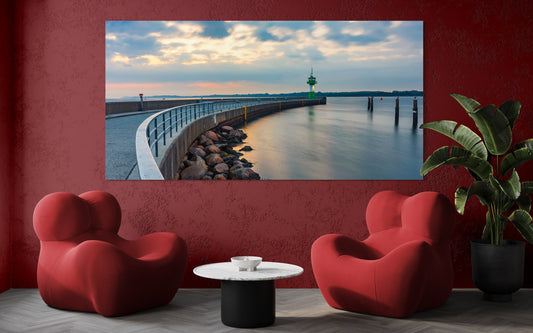 Travemünde (niederdeutsch Travemünn) ist ein Stadtteil der Hansestadt Lübeck in Schleswig-Holstein, der direkt an der Mündung der Trave in die Lübecker Bucht als Teil der Ostsee liegt. Zum Stadtteil im politischen Sinn gehören neben dem Stadtbezirk Alt-Travemünde, der im Sprachgebrauch häufig mit Travemünde gleichgesetzt wird, auch die Stadtbezirke Priwall, Brodten, Teutendorf und Ivendorf. Bei den drei letzteren handelt es sich um kleine Dörfer, die 1935 eingemeindet wurden.
