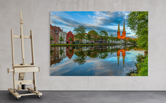 Lübecker Dom, Dom zu Lübeck, Obertrave, Lübeck Altstadt, Spiegelung, Hansestadt Lübeck, Abendlicht, Stadtfotografie, Architekturfotografie, Fine Art Fotografie, Wandbild Lübeck, Schleswig-Holstein, Constantin Ticu Fotografie.