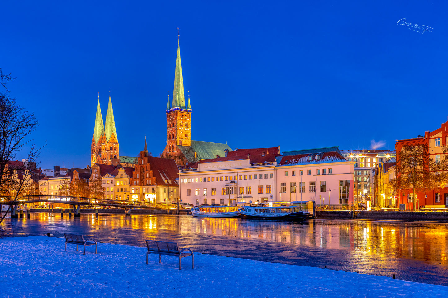 Lübeck – Winterlicht über der Altstadt | Fine Art
