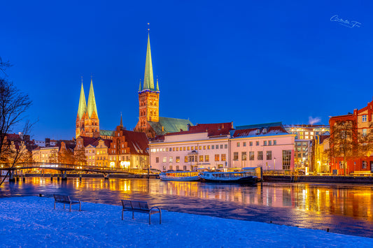 Lübeck – Winterlicht über der Altstadt | Fine Art